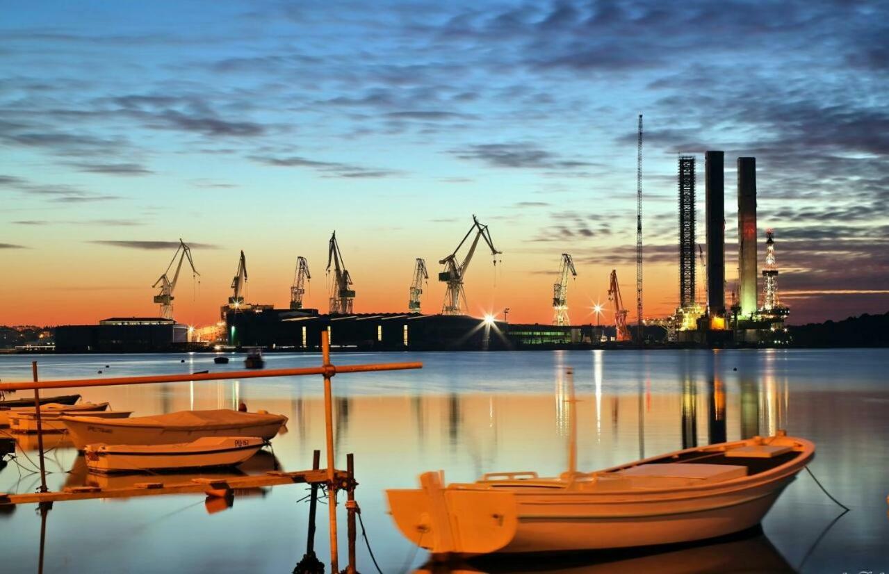 Apartman Kyra Pula Bagian luar foto