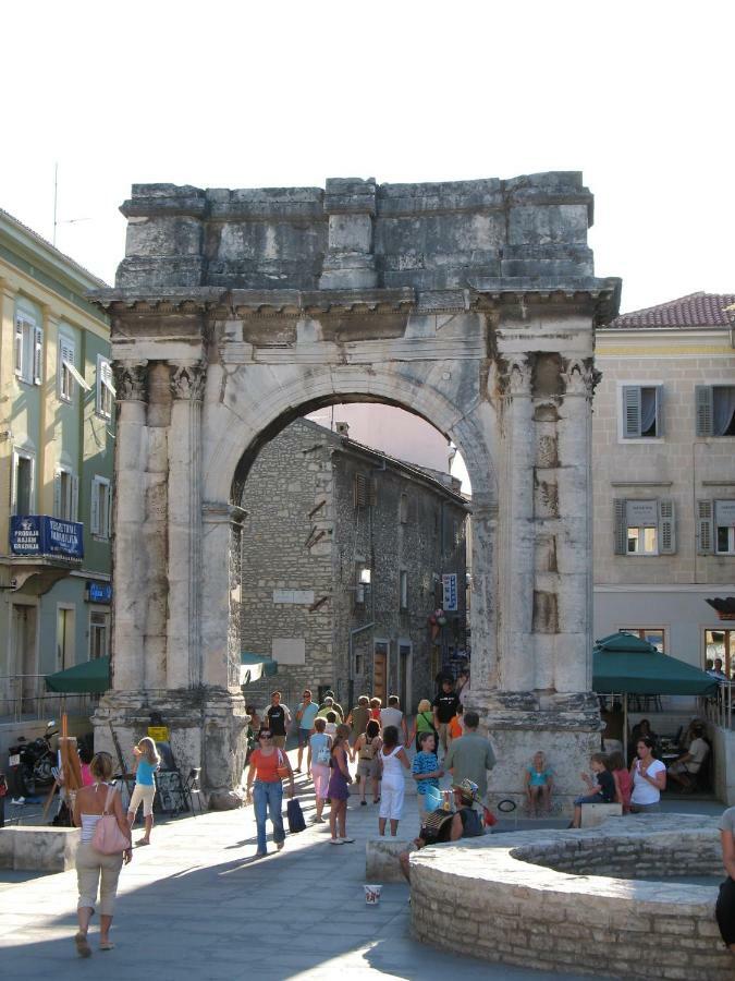 Apartman Kyra Pula Bagian luar foto